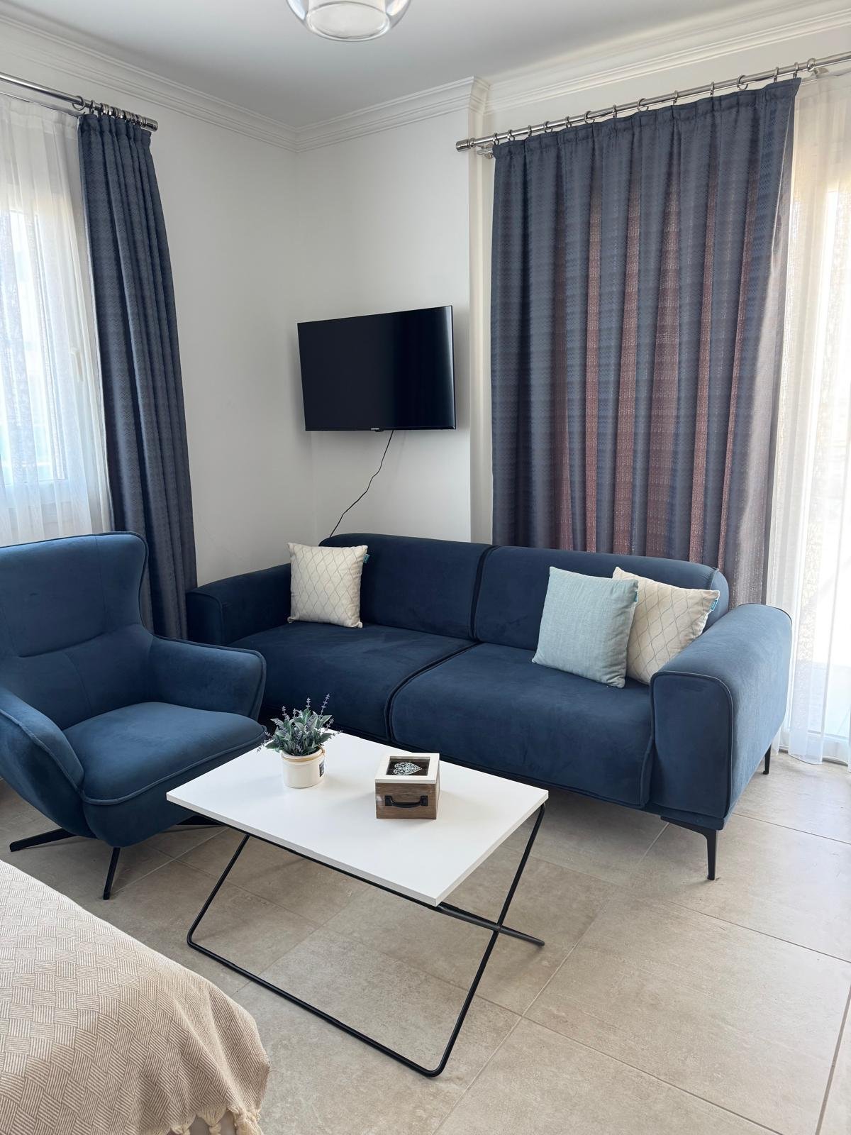 Courtyard Long Beach — Furnished Penthouse