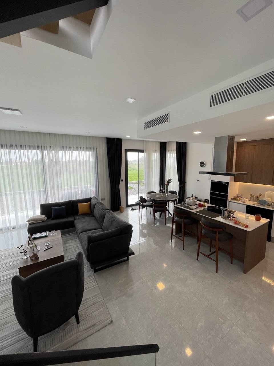 La Isla — Furnished Garden Villa