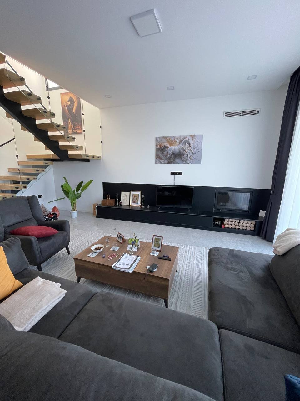 La Isla — Furnished Garden Villa